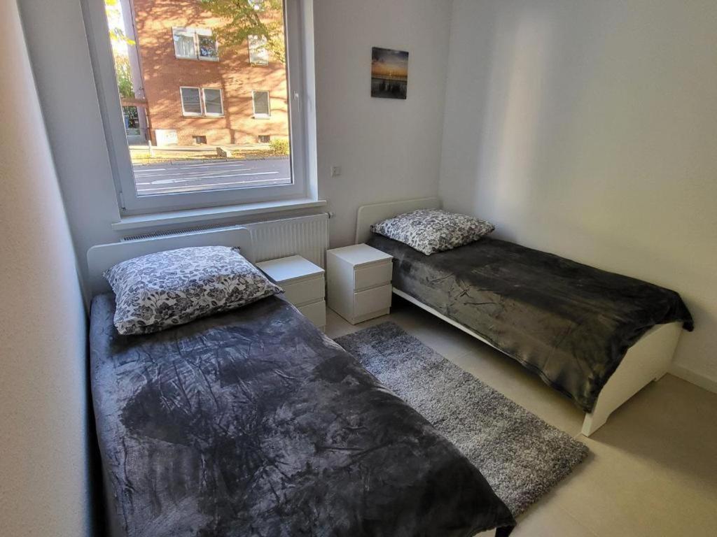 Monteurzimmer Mit Zwei Einzelnen Betten In Einer 3Zi Wohnung Mit Kuche Und Bad Osnabruck Bagian luar foto