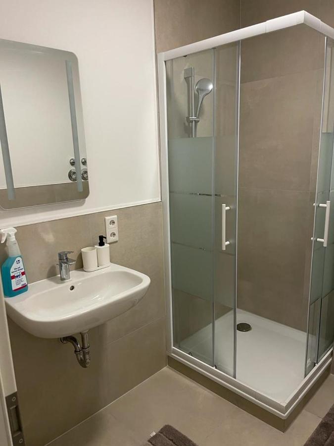 Monteurzimmer Mit Zwei Einzelnen Betten In Einer 3Zi Wohnung Mit Kuche Und Bad Osnabruck Bagian luar foto
