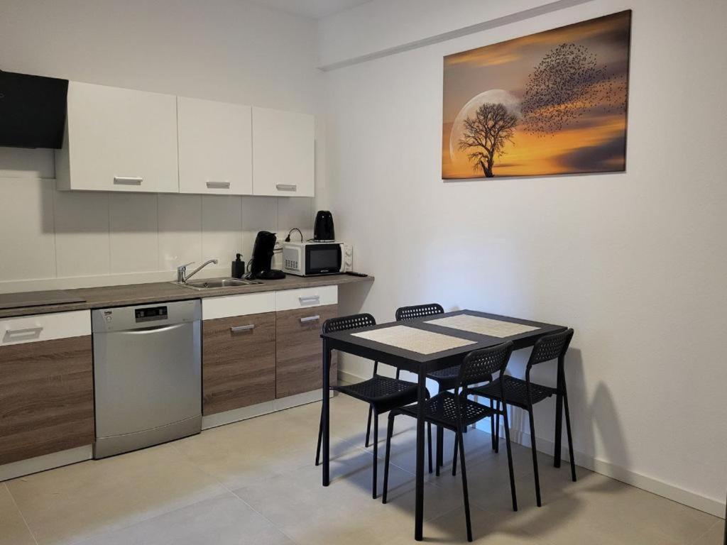 Monteurzimmer Mit Zwei Einzelnen Betten In Einer 3Zi Wohnung Mit Kuche Und Bad Osnabruck Bagian luar foto