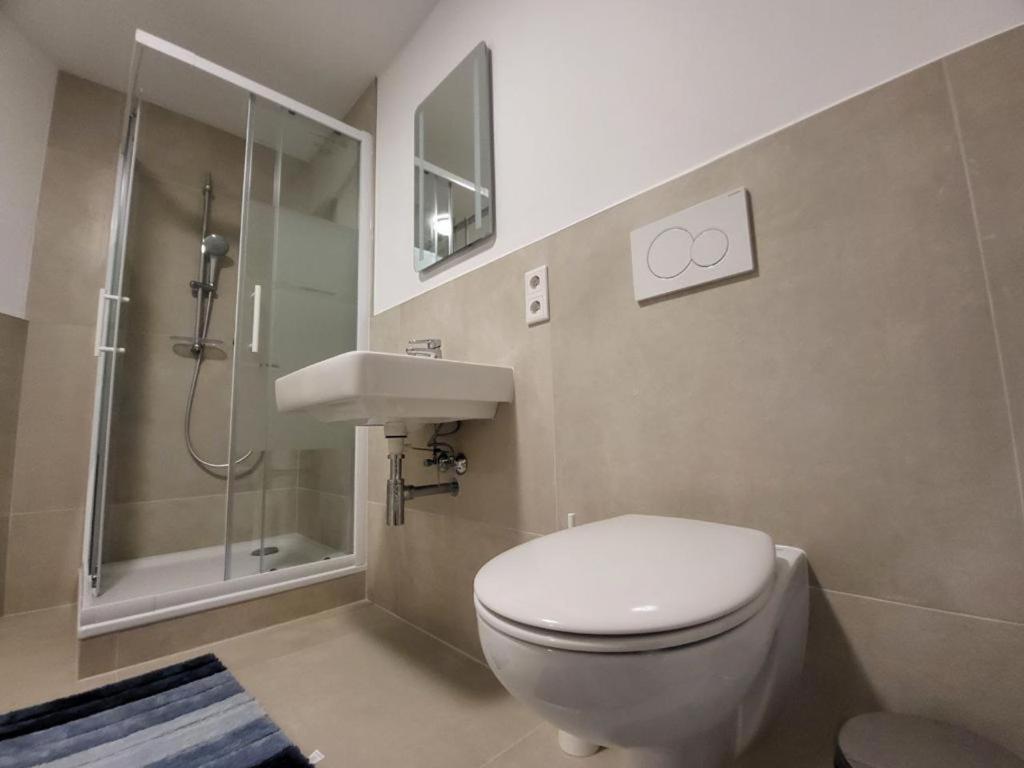 Monteurzimmer Mit Zwei Einzelnen Betten In Einer 3Zi Wohnung Mit Kuche Und Bad Osnabruck Bagian luar foto
