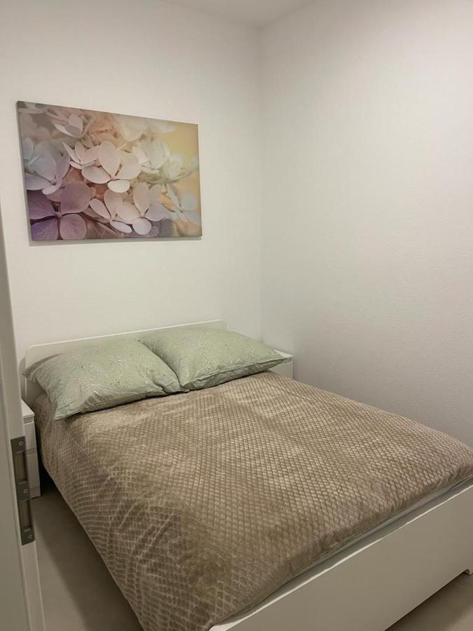 Monteurzimmer Mit Zwei Einzelnen Betten In Einer 3Zi Wohnung Mit Kuche Und Bad Osnabruck Bagian luar foto